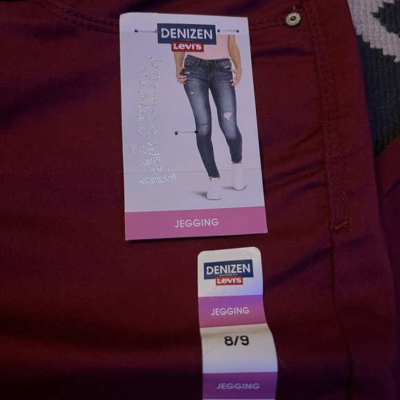 NWT Cranberry Levi Denizen Jeggings - Picture 3 of 3
